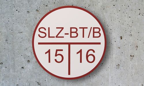 ausgelaserte Ronde weiss rot mit 3 Variablen klebend